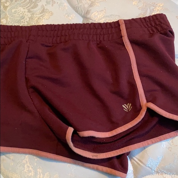 Shorts - Picture 2 of 3